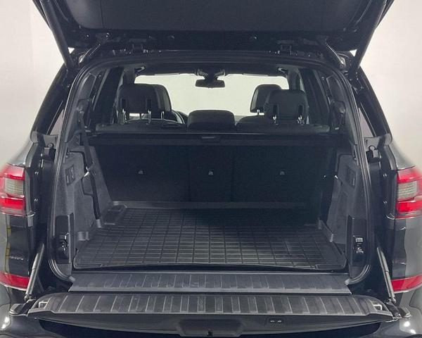 Photo of 2020 Black Sapphire Metallic BMW X5