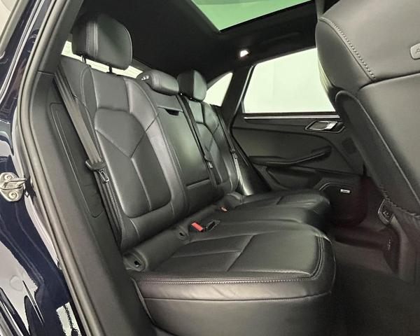 Photo of 2022 Night Blue Metallic Porsche Macan