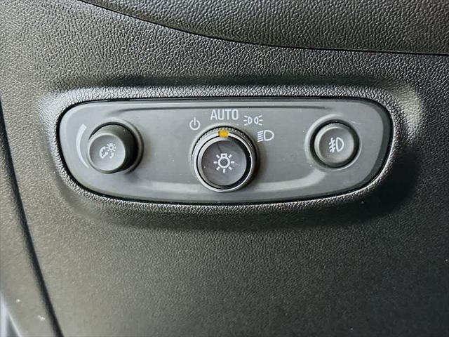 Photo of 2019 Iridescent Pearl Tricoat Chevrolet Equinox