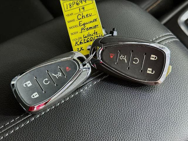 Photo of 2019 Iridescent Pearl Tricoat Chevrolet Equinox