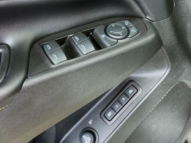 Photo of 2019 Iridescent Pearl Tricoat Chevrolet Equinox