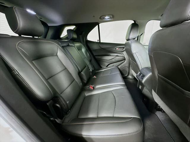 Photo of 2019 Iridescent Pearl Tricoat Chevrolet Equinox