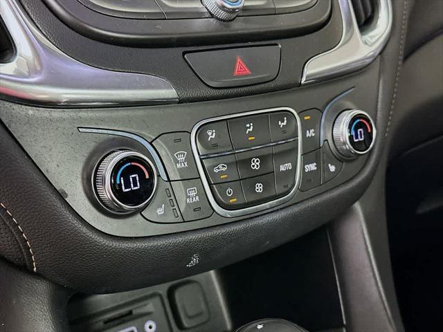 Photo of 2019 Iridescent Pearl Tricoat Chevrolet Equinox