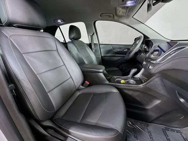 Photo of 2019 Iridescent Pearl Tricoat Chevrolet Equinox