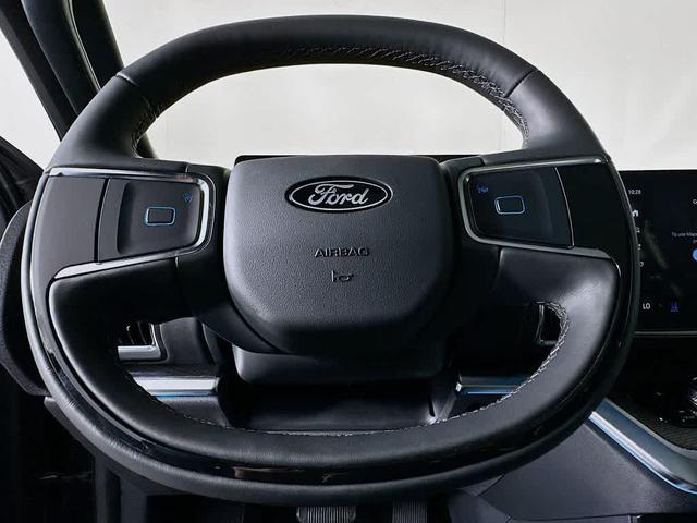 Photo of 2025 Dark Matter Gray Metallic Ford Expedition