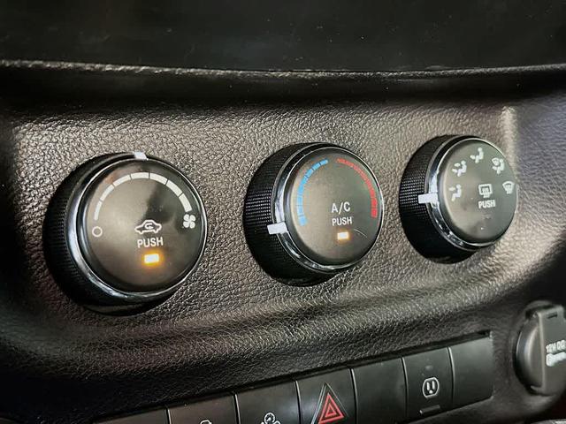 Photo of 2016 Gray Jeep Wrangler Unlimited