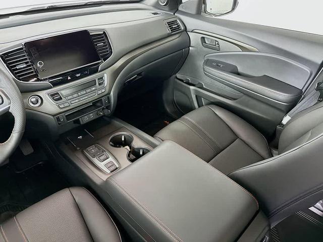 Photo of 2025 Platinum White Pearl Honda Ridgeline