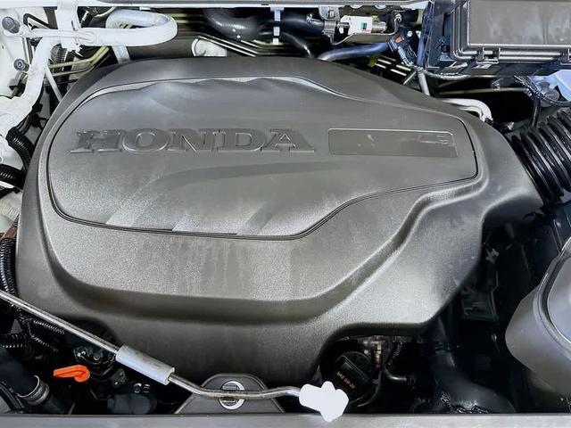 Photo of 2025 Platinum White Pearl Honda Ridgeline