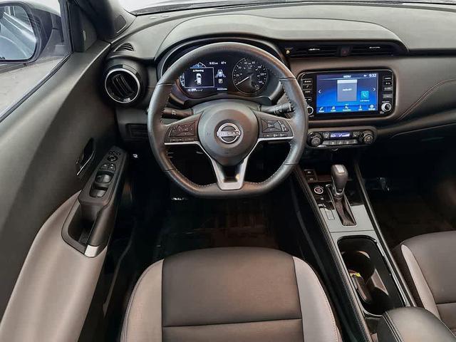 Photo of 2023 Gun Metallic Nissan Kicks