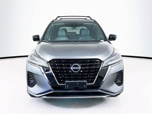 Photo of 2023 Gun Metallic Nissan Kicks