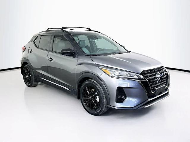 Photo of 2023 Gun Metallic Nissan Kicks