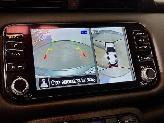 Photo of 2023 Gun Metallic Nissan Kicks
