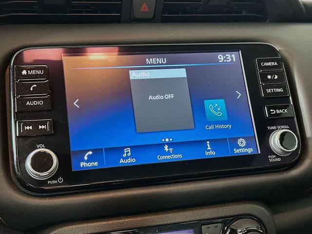 Photo of 2023 Gun Metallic Nissan Kicks