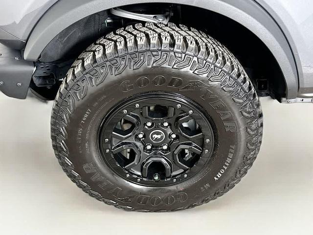 Photo of 2024 Carbonized Gray Metallic Ford Bronco