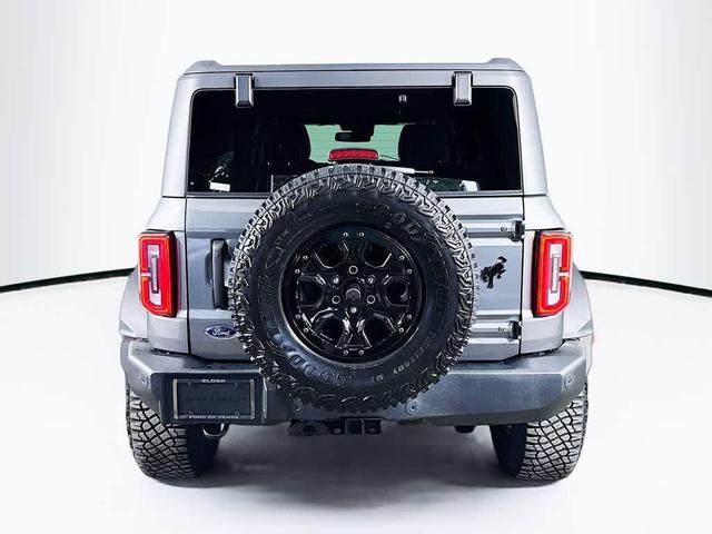 Photo of 2024 Carbonized Gray Metallic Ford Bronco