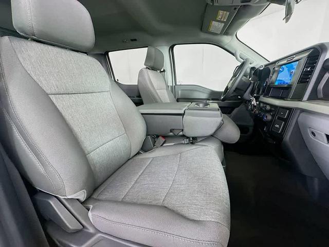 Photo of 2025 Oxford White Ford F-250