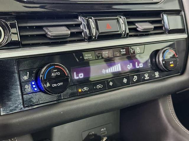 Photo of 2022 Scarlet Ember Tintcoat Nissan Pathfinder