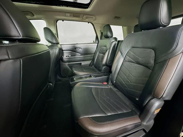 Photo of 2022 Scarlet Ember Tintcoat Nissan Pathfinder