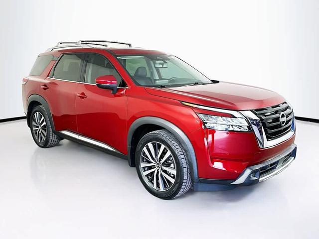Photo of 2022 Scarlet Ember Tintcoat Nissan Pathfinder