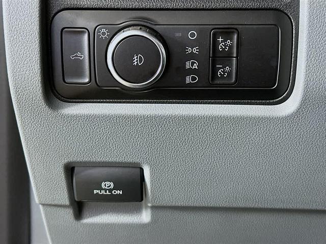 Photo of 2023 Agate Black Metallic Ford F-250
