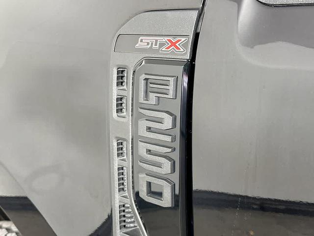 Photo of 2023 Agate Black Metallic Ford F-250