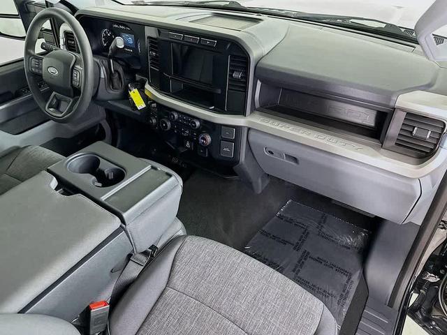 Photo of 2023 Agate Black Metallic Ford F-250