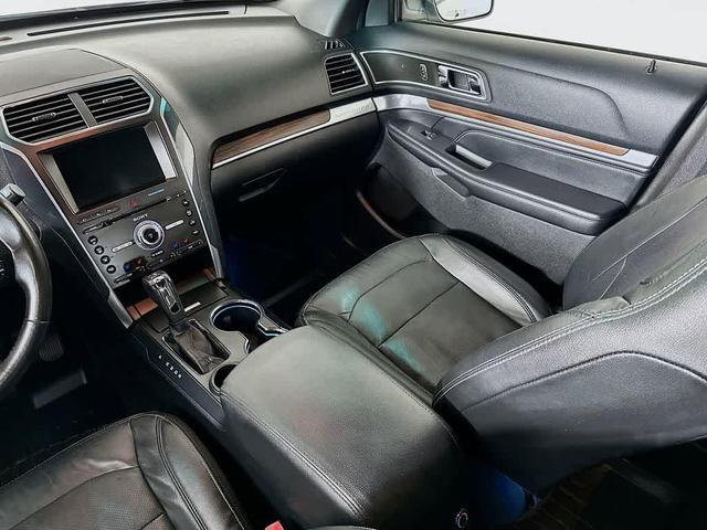 Photo of 2016 Ingot Silver Metallic Ford Explorer