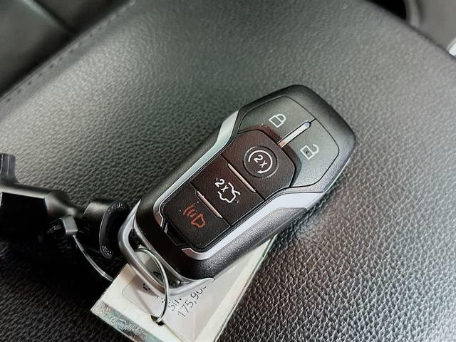 Photo of 2016 Ingot Silver Metallic Ford Explorer