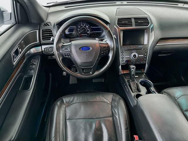Photo of 2016 Ingot Silver Metallic Ford Explorer