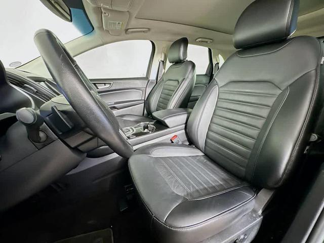 Photo of 2016 Magnetic Metallic Ford Edge