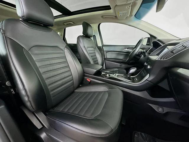 Photo of 2016 Magnetic Metallic Ford Edge