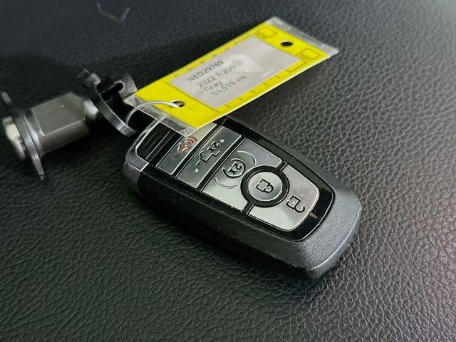 Photo of 2022 Carbonized Gray Metallic Ford F-250