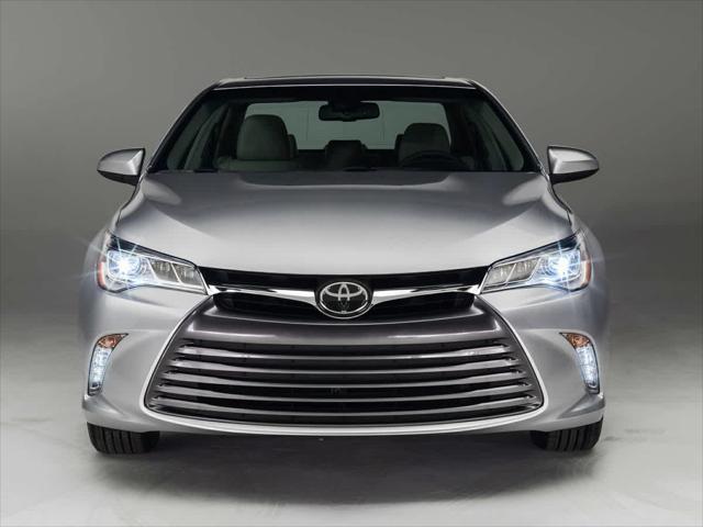 Photo of 2016 Ruby Flare Pearl Toyota Camry