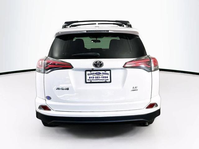 Photo of 2016 Super White Toyota RAV4