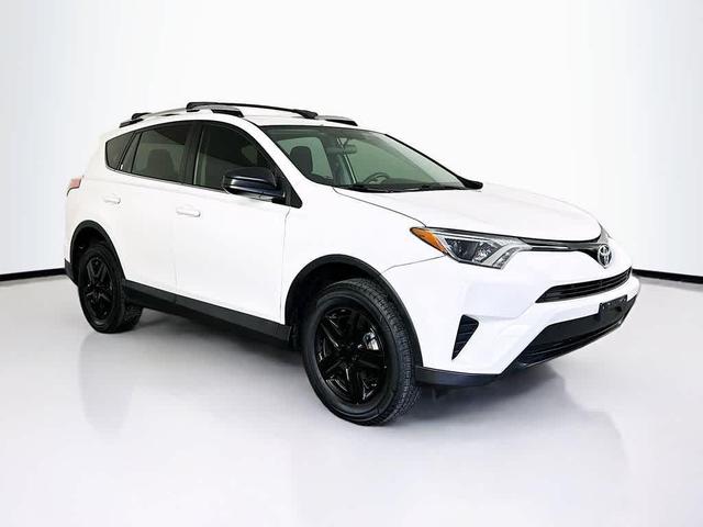 Photo of 2016 Super White Toyota RAV4