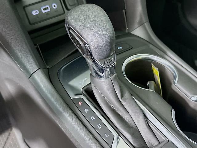 Photo of 2022 Summit White Chevrolet Equinox