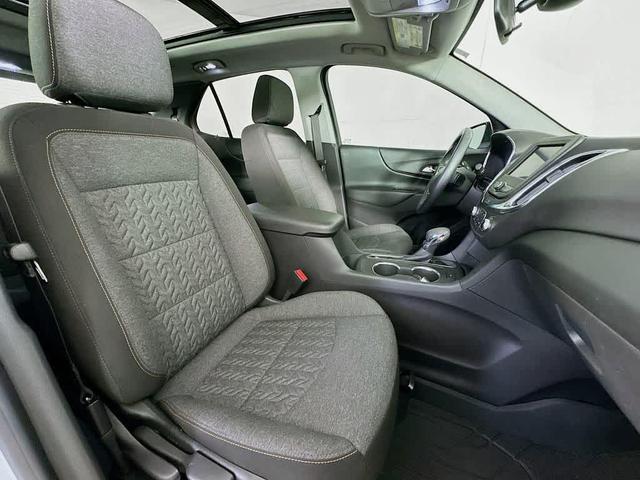 Photo of 2022 Summit White Chevrolet Equinox