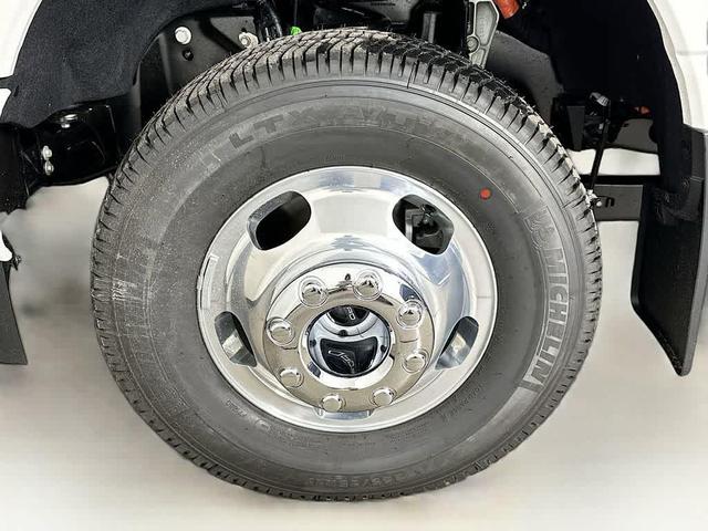 Photo of 2025 Star White Metallic Tri-Coat Ford F-350