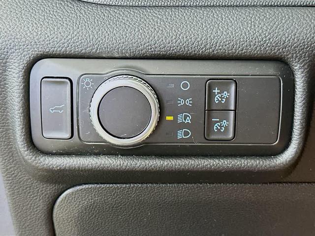 Photo of 2020 Agate Black Metallic Ford Explorer