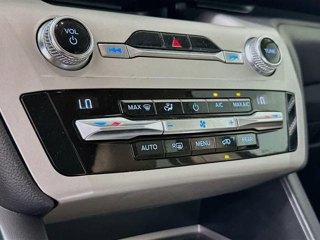 Photo of 2020 Agate Black Metallic Ford Explorer