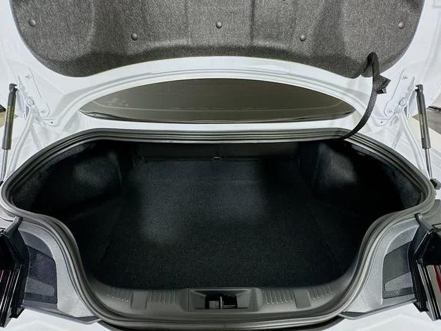 Photo of 2025 Oxford White Ford Mustang
