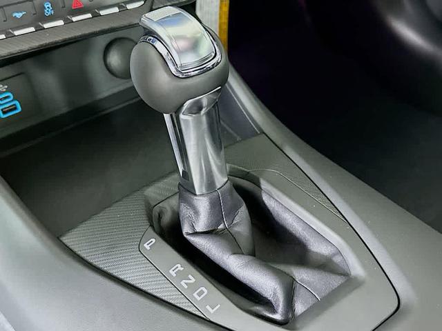 Photo of 2025 Oxford White Ford Mustang