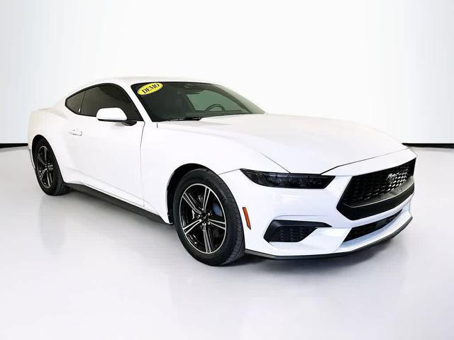 Photo of 2025 Oxford White Ford Mustang