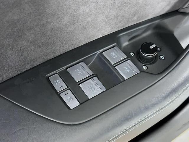 Photo of 2021 White Audi S7
