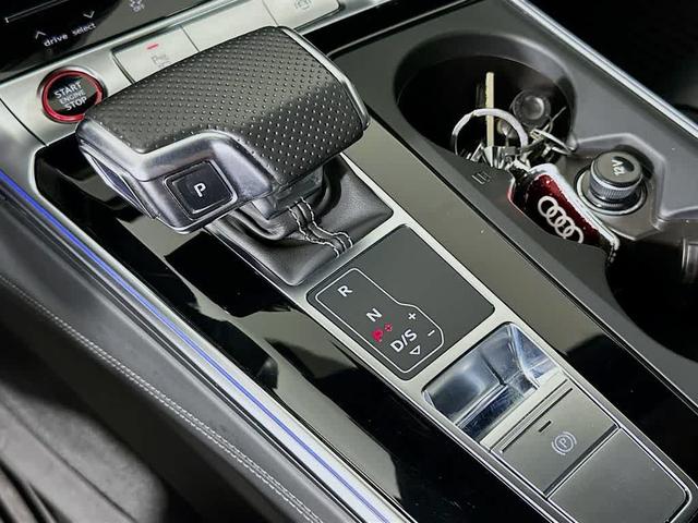 Photo of 2021 White Audi S7