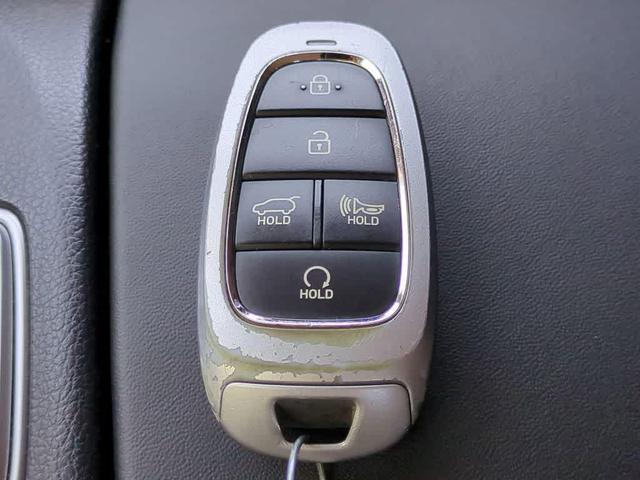 Photo of 2022 Shimmering Silver Hyundai SANTA FE
