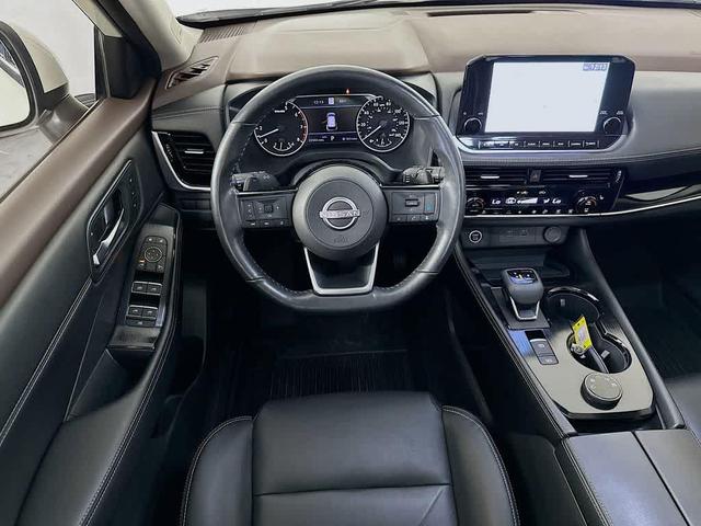 Photo of 2023 Pearl White Tricoat Nissan Rogue