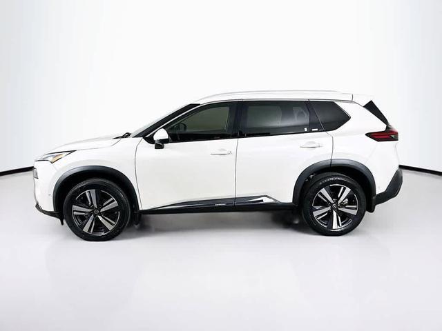 Photo of 2023 Pearl White Tricoat Nissan Rogue