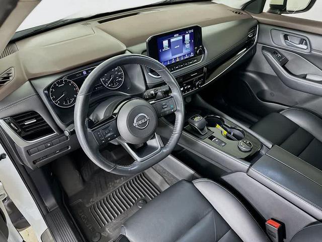 Photo of 2023 Pearl White Tricoat Nissan Rogue