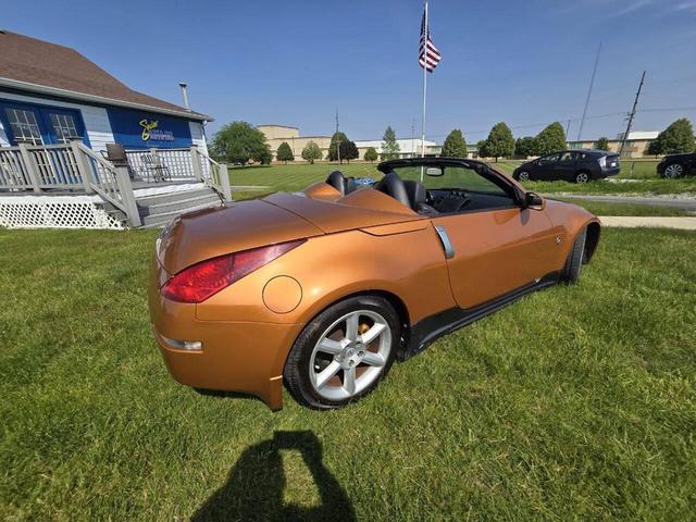 Photo of 2005 Orange Nissan 350Z